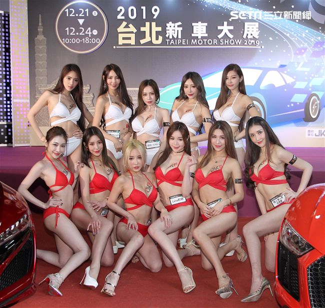 性感火辣車模在2019台北新車大展展現魅力。（記者邱榮吉/攝影）
