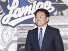 台灣強打王柏融與日本職棒火腿隊簽約，Lamigo球團總教練洪一中。（記者林士傑/攝影）