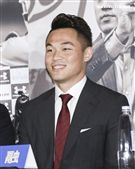 台灣強打王柏融與日本職棒火腿隊簽約。（記者林士傑/攝影）