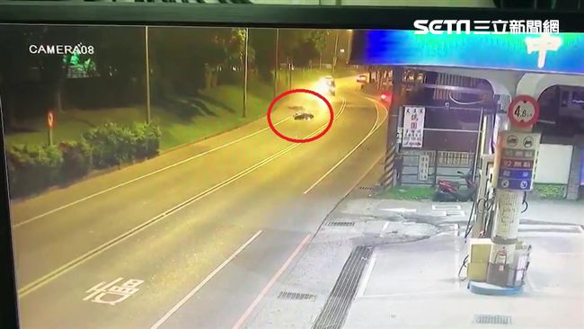 疑未注意路況　男騎上邊坡自摔亡