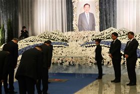 ▲陳雲林弔唁江丙坤。（圖／海基會提供）