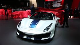 Ferrari 488 Pista Spider現身巴黎車展。（圖／Ferrari提供）