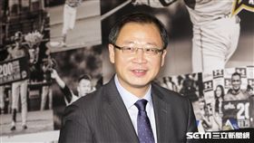 台灣強打王柏融與日本職棒火腿隊簽約，中職會長吳志揚出席。（記者林士傑/攝影）