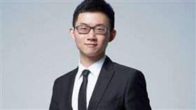 網紅「視網膜」陳子見 兼 華視新聞主播。(翻攝臉書)