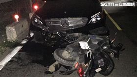 台中賓士車撞無人機車／翻攝畫面