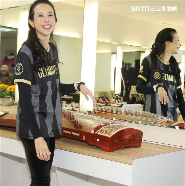 莫文蔚首次公開演唱會後台服飾、道具、化妝間等。（記者邱榮吉/攝影）