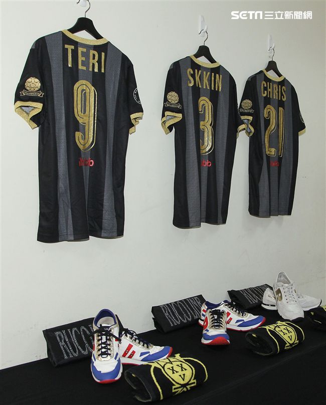 莫文蔚首次公開演唱會後台服飾、道具、化妝間等。（記者邱榮吉/攝影）