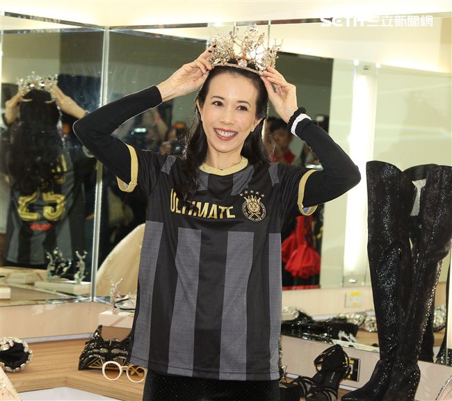 莫文蔚首次公開演唱會後台服飾、道具、化妝間等。（記者邱榮吉/攝影）