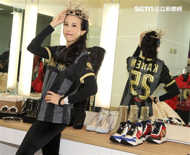 莫文蔚首次公開演唱會後台服飾、道具、化妝間等。（記者邱榮吉/攝影）