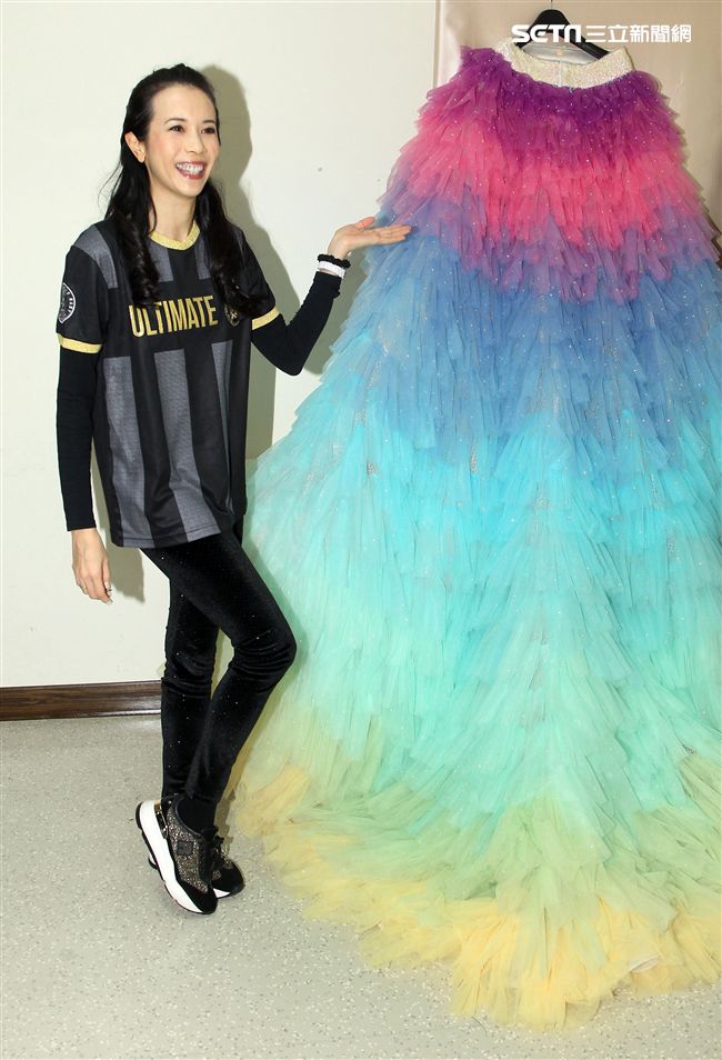 莫文蔚首次公開演唱會後台服飾、道具、化妝間等。（記者邱榮吉/攝影）