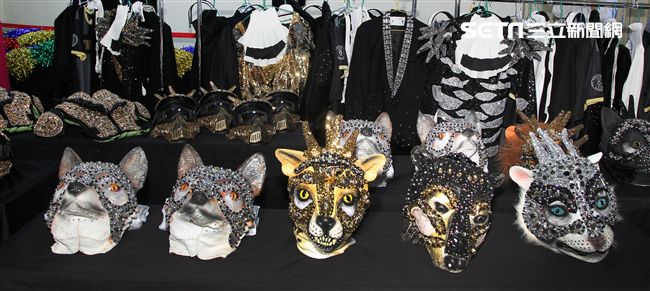 莫文蔚首次公開演唱會後台服飾、道具、化妝間等。（記者邱榮吉/攝影）