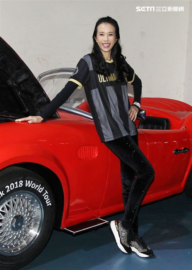 莫文蔚首次公開演唱會後台服飾、道具、化妝間等。（記者邱榮吉/攝影）