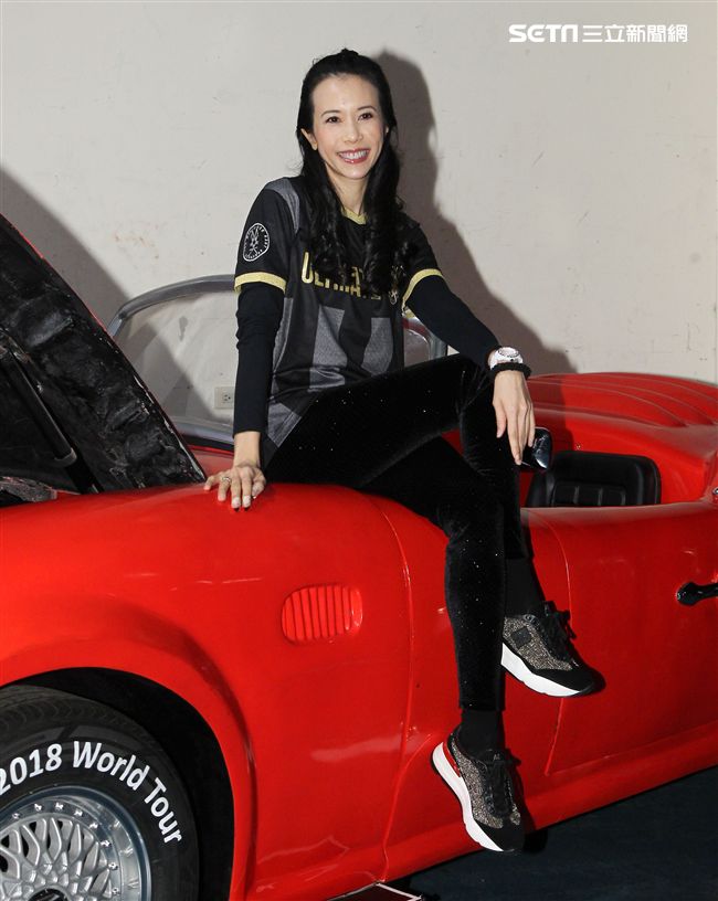 莫文蔚首次公開演唱會後台服飾、道具、化妝間等。（記者邱榮吉/攝影）