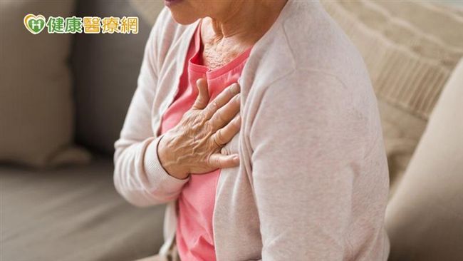 常出現胸悶、氣喘等症狀？你要小心了
