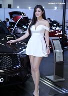 超正性感車模Stella。（記者邱榮吉/攝影）