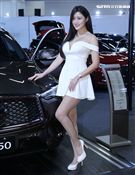 超正性感車模Stella。（記者邱榮吉/攝影）