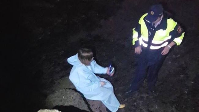 女為情所困欲跳海尋短　警苦勸挽回