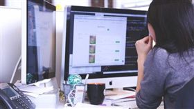 電腦、上班、辦公室（圖／ＰＩＸＡＢＡＹ）