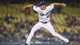 ▲Pat Venditte雙手開投。（資料照／美聯社／達志影像）