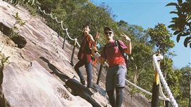 陳意涵挺8月孕肚爬山。（圖／翻攝自臉書）