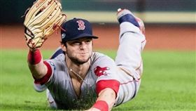 ▲班尼泰迪飛撲接球，獲美聯社年度最佳美技。（圖／翻攝自紅襪IG）