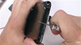 JerryRigEverything　ROG Phone