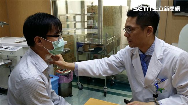 長時間用電腦　27歲男脖子竟長骨刺