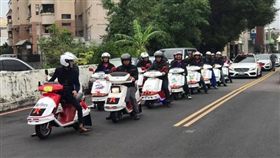 16台名流機車組成迎娶前導車隊（圖／翻攝爆廢公社公開版）