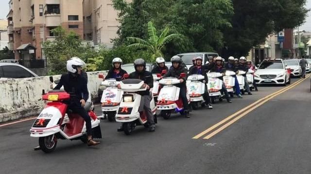 迎娶神車開道！網友推：比超跑屌多了