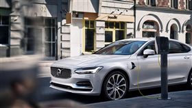 Volvo S90 T8。（圖／Volvo提供）