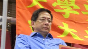 台大自主聯盟記者會　管中閔現身台大自主聯盟11日召開「還我校長，台灣教育不能等」記者會，台大校長當選人管中閔也悄悄現身。中央社記者許秩維攝　107年12月11日