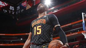 NBA／老飛人飆分　隊友笑他年紀大
NBA,亞特蘭大老鷹,Vince Carter,助行器
翻攝自推特