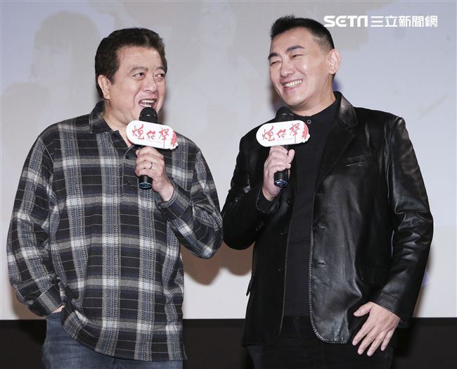 三立新八點台劇「炮仔聲」首映會，林在培與徐亨的鬥嘴讓所有演員大笑。（記者林士傑/攝影）