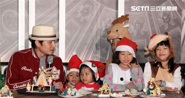 孫協志聖誕傳善，用『守候，一光年』的時間，擔任公益大使，陪伴弱勢兒童製作薑餅屋，圓孩子的耶誕夢。（記者邱榮吉/攝影）