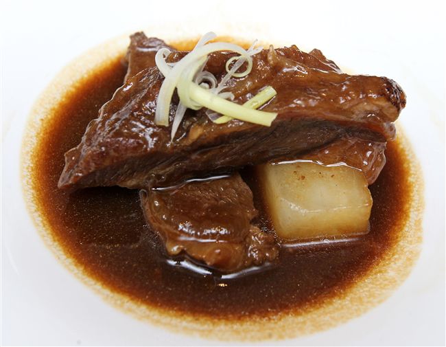 紅燒和牛肉。（記者邱榮吉/攝影）