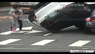 疑夫載小三駕車硬騎　回神忙救女兒