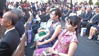 韓冰就職禮無位坐　還遭低調民眾驅趕