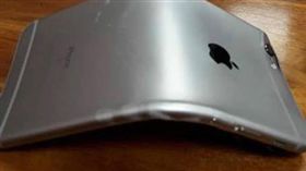 二手,iPhone 6s,電池,曲面,爆廢公社（圖／翻攝自爆廢公社臉書）