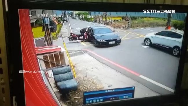 轎車減速遭撞　爆衝騎士竟搶先告駕駛