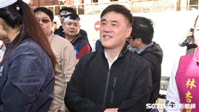反對水利會官派，國民黨動員支持者包圍立法院抗議，國民黨副主席郝龍斌現身支持。 圖／記者林敬旻攝