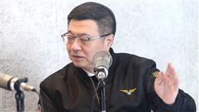 卓榮泰接受電台專訪行政院秘書長卓榮泰（圖）26日在台北接受電台專訪表示，行政院長賴清德24日接到前教育部長葉俊榮同意管中閔擔任台大校長的簡訊時，希望葉俊榮「審慎思考」，但尊重教育部的職權。中央社記者張皓安攝  107年12月26日