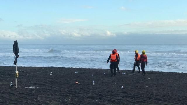 宜蘭市代表夫海邊捕鰻苗　落水失蹤