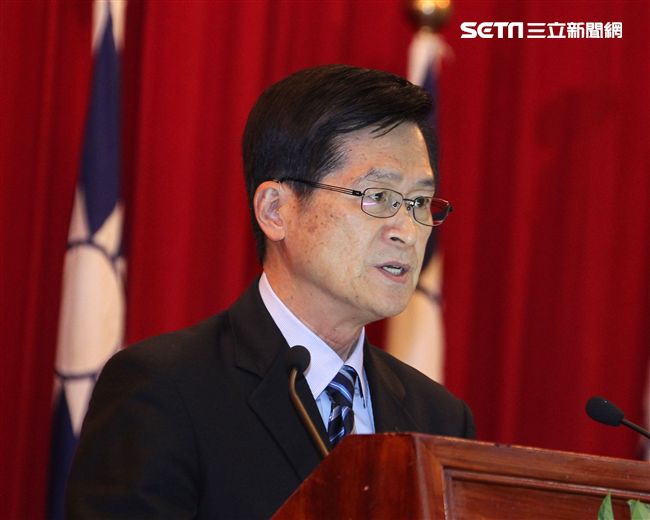 國防部嚴德發部長主持中華民國108年上半年陸海空軍將官晉任布達暨授階典禮。（記者邱榮吉/攝影）