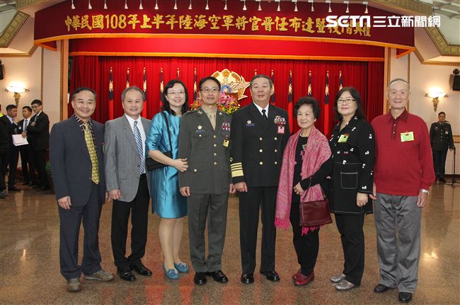 108年上半年海軍陸戰隊政戰主任馮國維將官晉任。（記者邱榮吉/攝影）