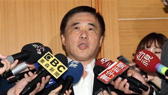 馬被丟鞋斥此風不可長　郝龍斌被罵翻