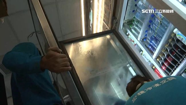 為跨年備戰！超商「拆門」搶賺跨年財