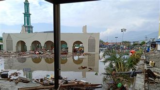 先救媽還妻？印尼海嘯他忍痛抉擇