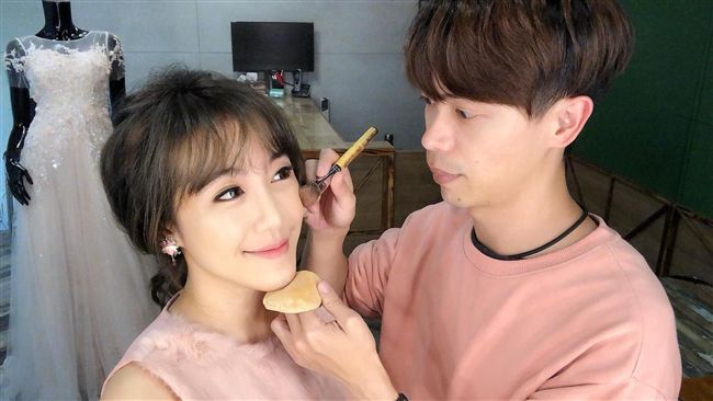 女星累籌婚禮！尪竟在忙「別的新娘」