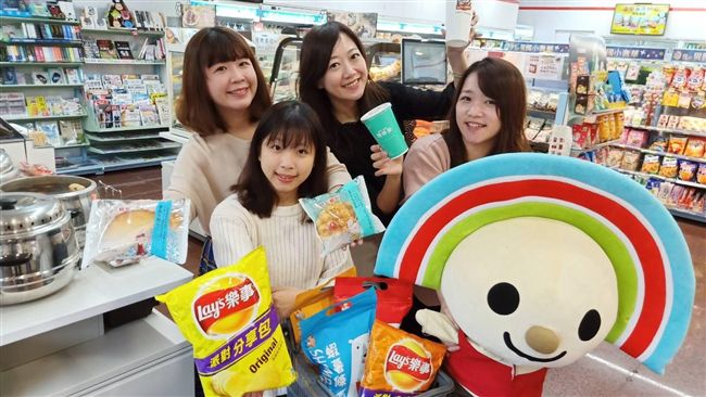 咖啡買一送一！四大超商跨年優惠攻略