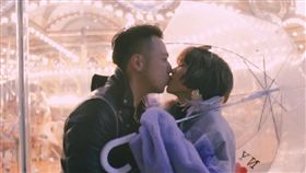 大飛,楊晨熙,求婚／YellowBlack 耶魯布萊克臉書